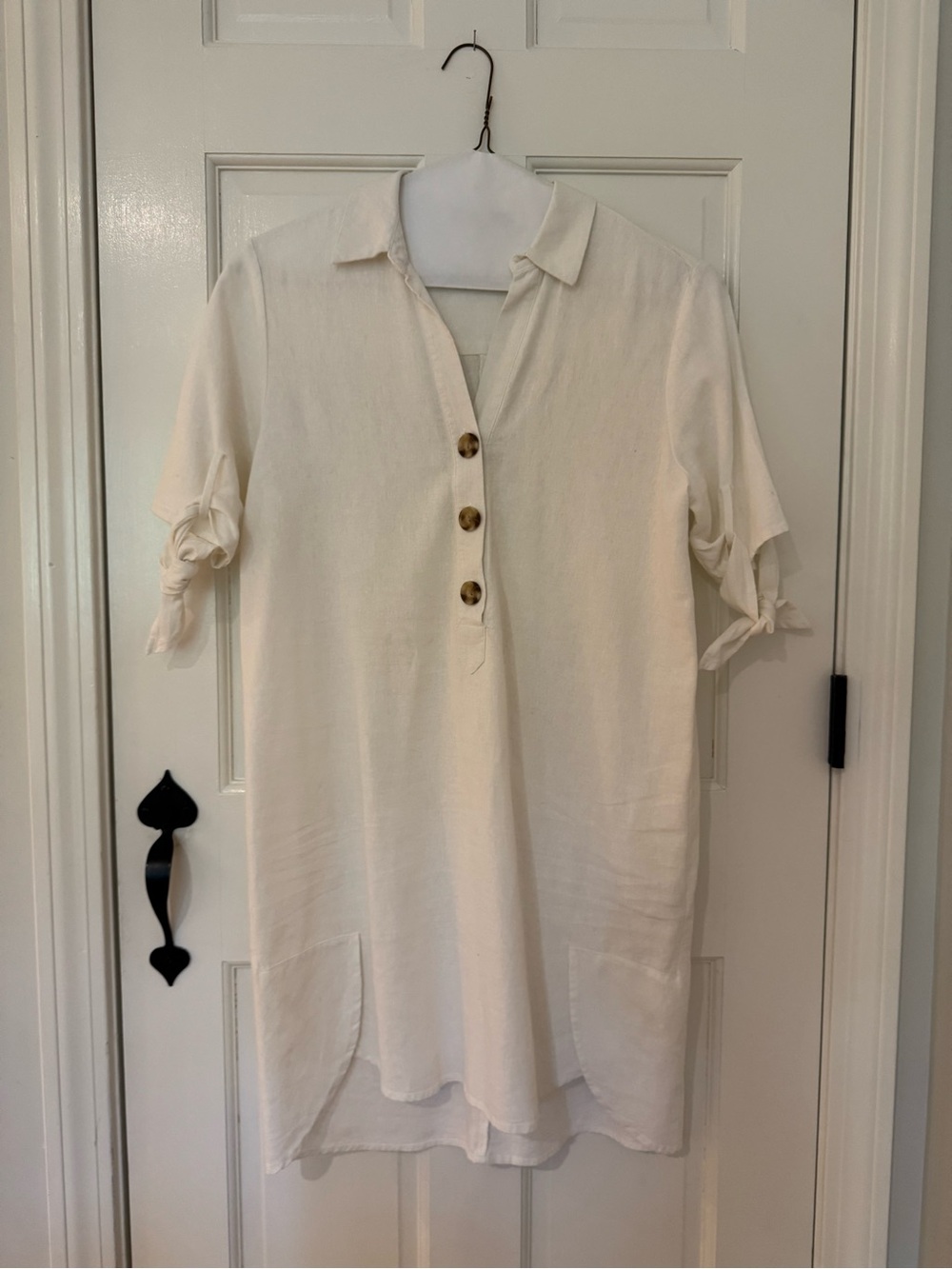 Velvet Heart Cream Collared Button-Front Top